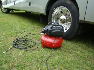 Portable air compressor